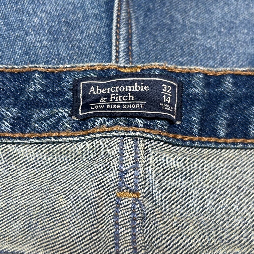 Abercrombie & Fitch Distressed Low Rise Micro Mini Denim Shorts Size 32 / 14 - Picture 2 of 5